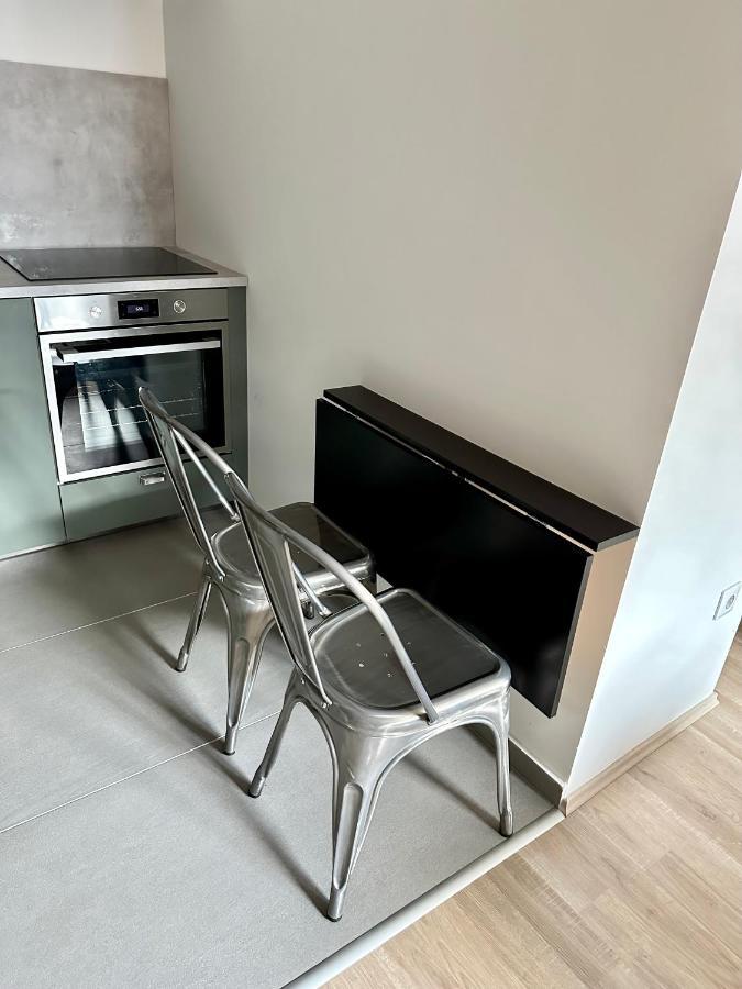 Cityscape Apartment ~ Ac/Indoor Parking/Balcony Budapest Esterno foto