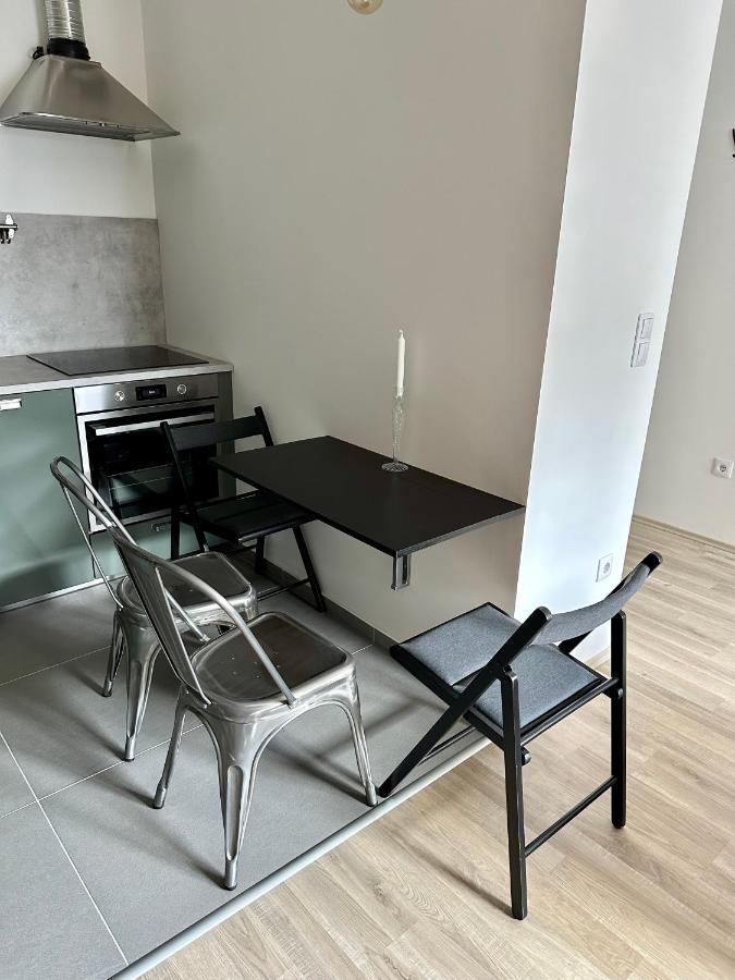 Cityscape Apartment ~ Ac/Indoor Parking/Balcony Budapest Esterno foto