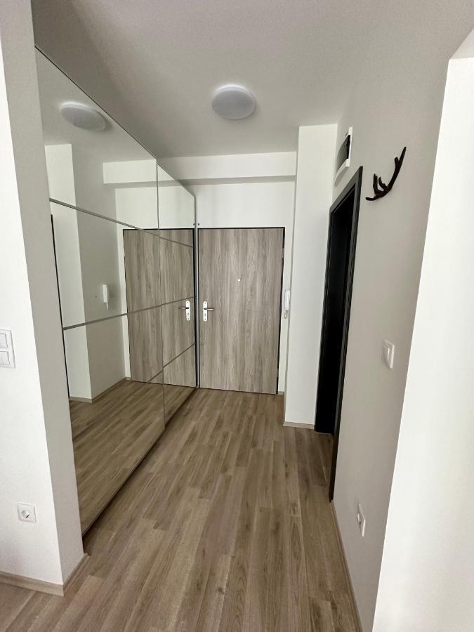 Cityscape Apartment ~ Ac/Indoor Parking/Balcony Budapest Esterno foto