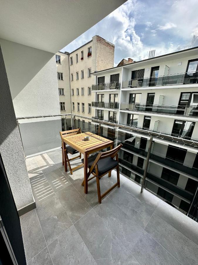Cityscape Apartment ~ Ac/Indoor Parking/Balcony Budapest Esterno foto